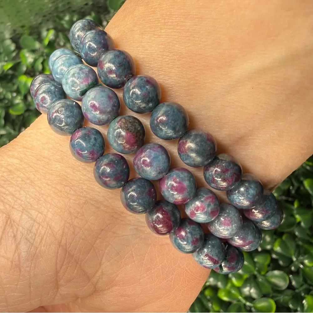 Ruby in Kyanite Beaded Bracelet *UV Reactive* - Picture 6 of 9